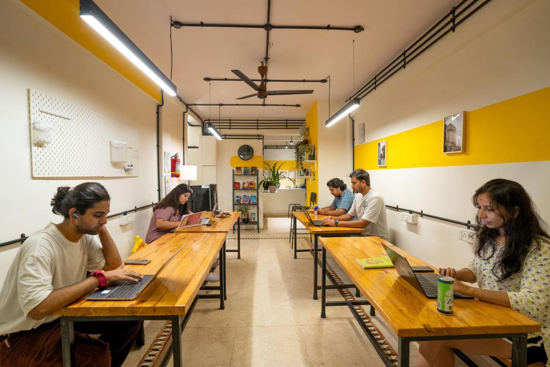 Locomo Express - Stay Work Eat Bombaim Exterior foto